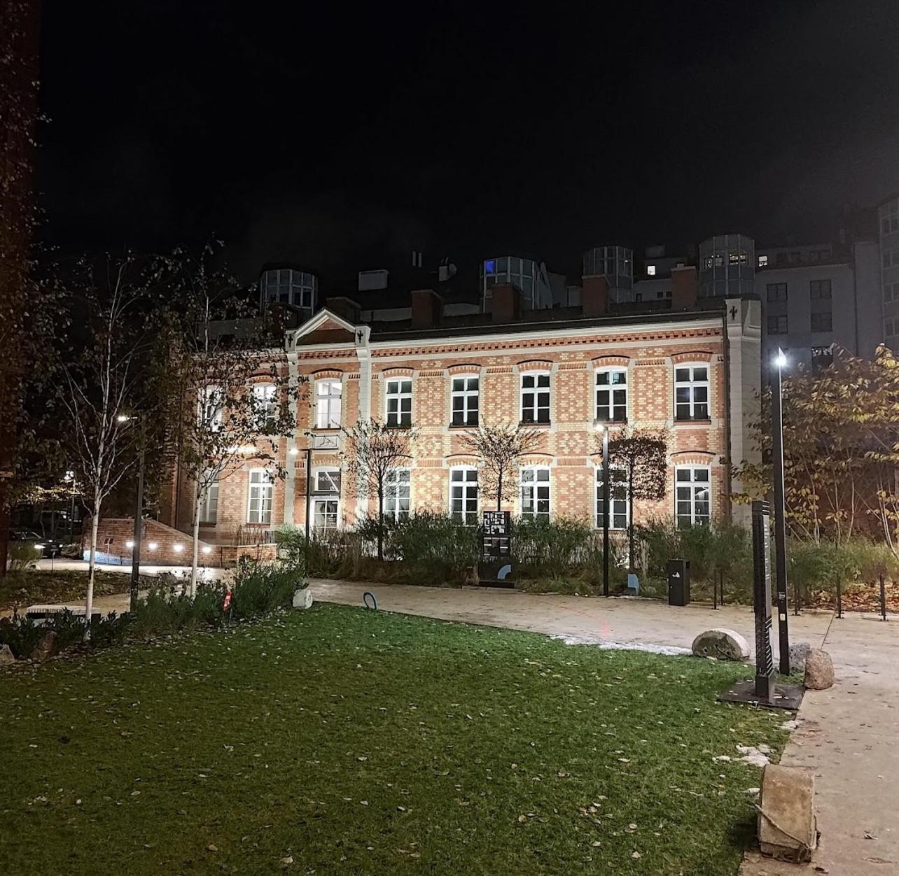 Apartment In The Center - Browary Warszawskie Warschau Buitenkant foto